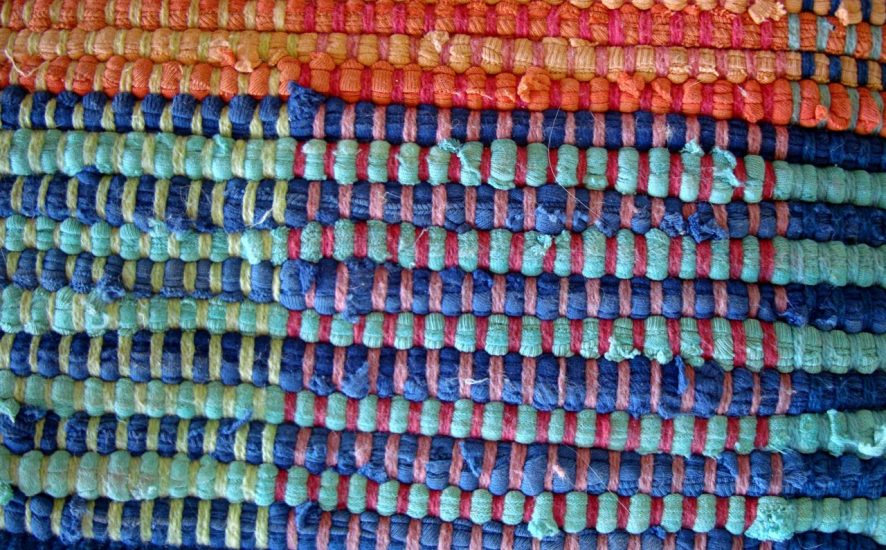 Tutorial: How to Make a Braided Rag Rug From Old Sheets or T-Shirts
